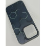 Чехол для iPhone 16 Pro с 3D принтом Соты с перепадом темно-синего цвета, накладка силиконовая, рамка черная
